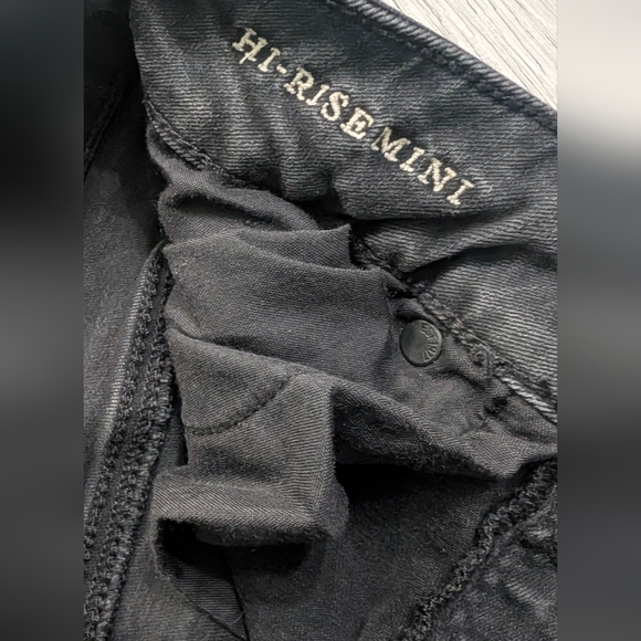 American Eagle Hi-Rise Black Distressed Denim Mini Skirt Size 6 Goth Alternative - Picture 8 of 12